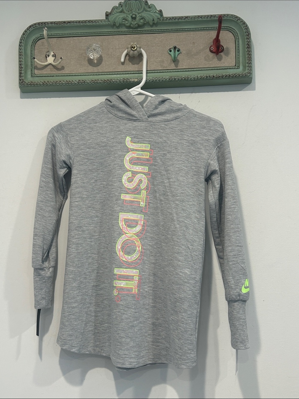 Nike Gray Hooded Long-Sleeve Top with Neon 'Just Do It' bubbles Graphic 5 new